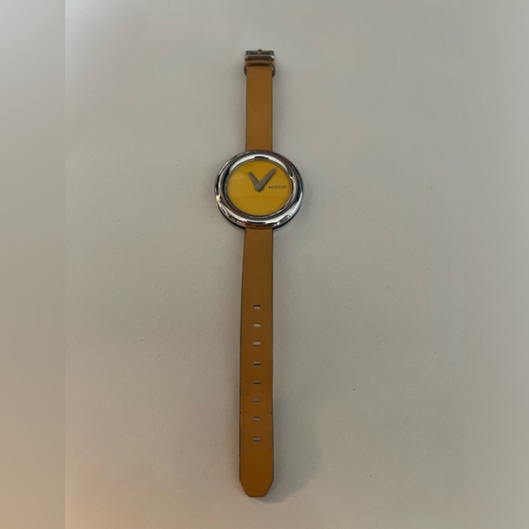 Nixon “The Pirouette” Leather Watch - Picture 2 of 3